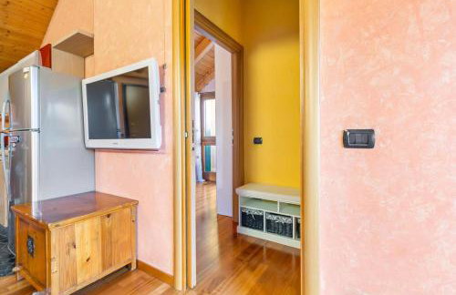 Lovely Orange House - Photo 9