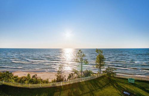 Lake Michigan Retreat- Upper Duplex - Photo 5
