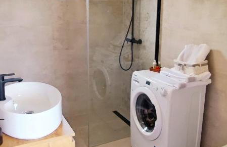 Stone house in vineyard - Photo 17