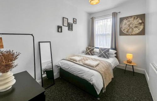 Stylish House Near Hospital with Free Parking - Foto 27