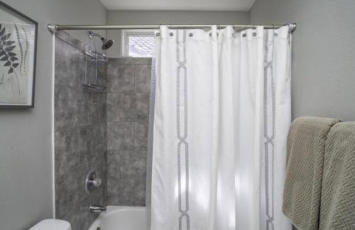 Viva Vegas Cozy 3BR Home Minutes from the Strip - Photo 28