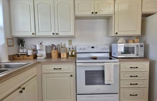 Steps to Sand - Free Parking - No Crowds - Grill - Foto 2