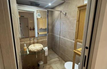 La Casa del Pueblo con piscina y barbacoa - Foto 8