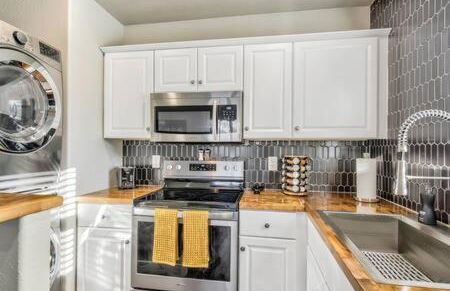 Vibrant Watermelon - Hot Tub, BBQ-Grill, King-Bed, Backyard, Parking - Foto 14