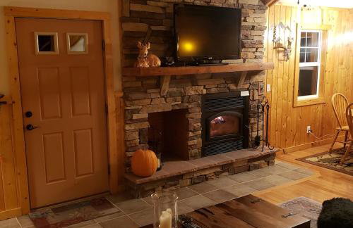 How would it feel to live close to the wildlife in a peaceful cozy cabin - Foto 27