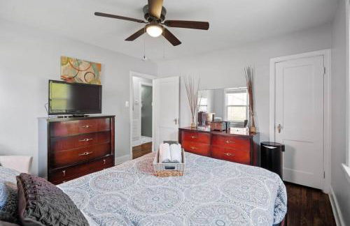 Private House + Yard Central Location to all RVA - Foto 8