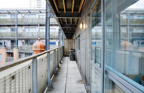 Bright 2-Bedroom Apartment with Scenic Balcony Views - Foto 6