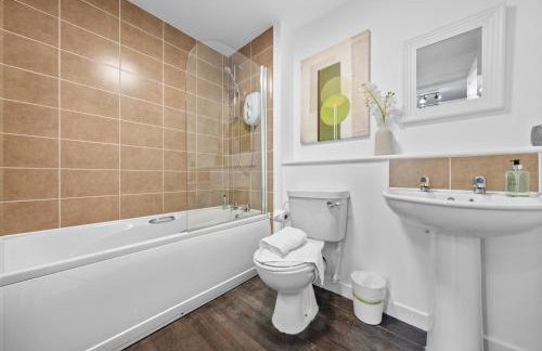 Modern Stirling Apartment - Free Parking - Photo 35
