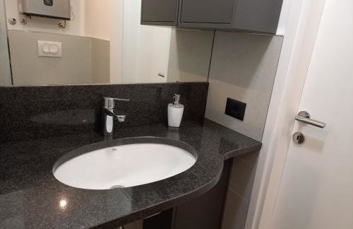 Unique residence with garden and sea view - Photo 22