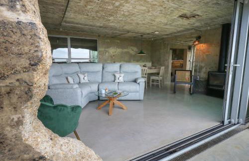 The Transmitter Bunker - Photo 4