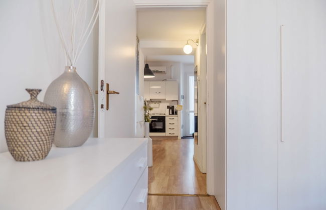 Charming Milanese Apartments - Photo 47