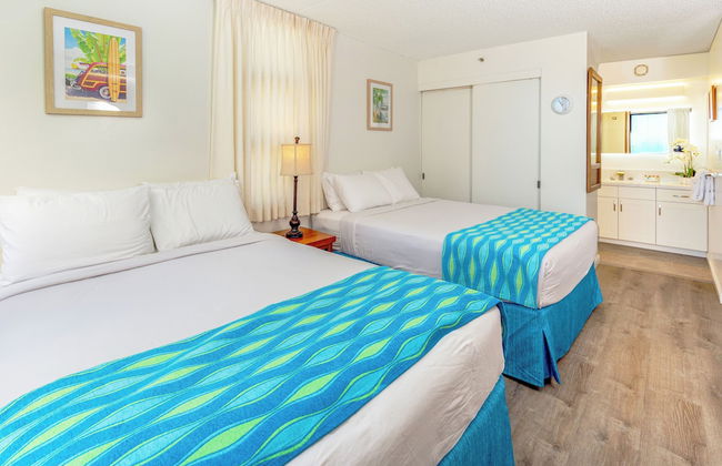 Partial Ocean View Condo with 2 Beds and Parking - Foto 3