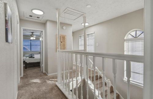 Pool Villa- Near Airport & Downtown, Fire Pit, Foosball - Foto 41