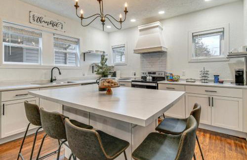 Walk to Marshall University Home with Private Yard! - Foto 1