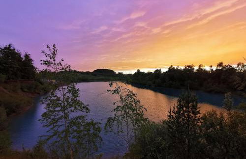 P-Hosting Modernes Apartment zwischen Ravensburg und dem Altdörferwald, 110qm, Familienfreundlich, Separater Eingang, Kaffeevollautomat, Bäcker und Pizzeria 15 Meter, Spielplatz 50 Meter, 20 Km zum Bodensee, 30Km in die Berge - Photo 30