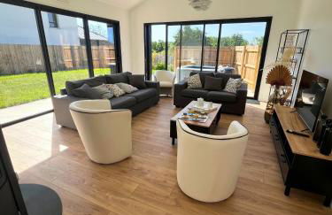 IDEAL - Villa, jaccuzi & jardin privé - 1 à 11 personnes - proche plage & bourg - Foto 10