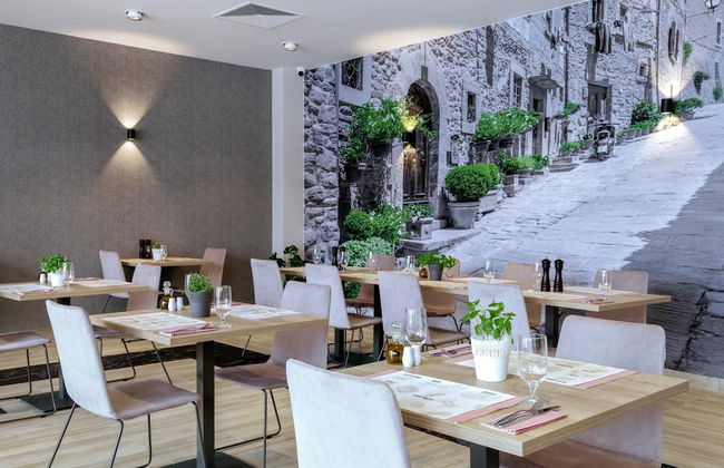 Green Apartments - Photo 32