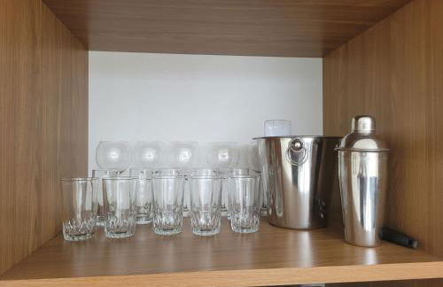 Casa funcional - 02 quartos, 02 camas de casal, 01 cama de solteiro, cozinha gourmet e garagem para carro pequeno - Foto 7