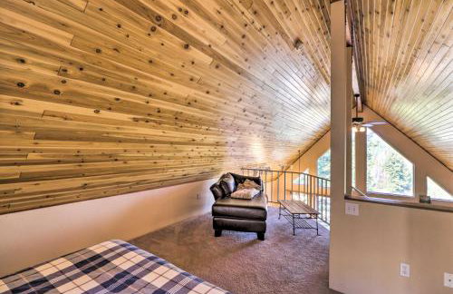 Riverfront Hungry Horse House with Large Deck! - Foto 18