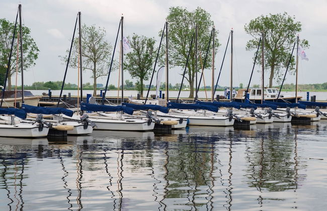 Houseboat Sneekermeer With Garden and Views - Foto 26