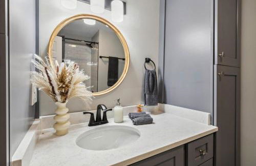 Spacious Home with Game Room - 9 mins from Cedar Point - Foto 37