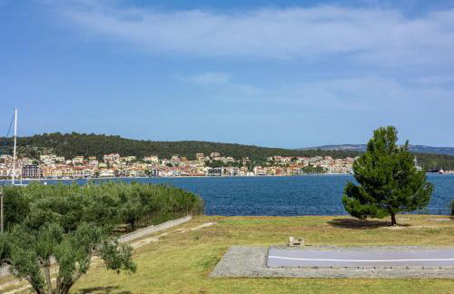 Boutique Saline Apartments - Blue - Photo 20