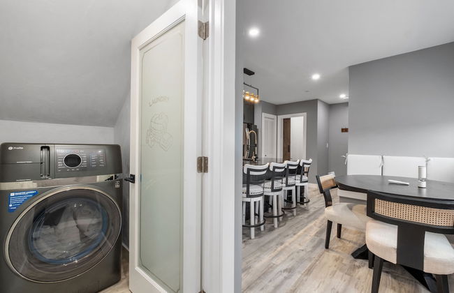 New Luxury 4 Bed Condo Perfect for Winter Rental - Photo 4