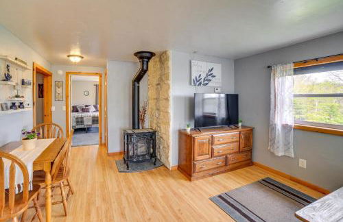 Lakefront Wisconsin Home with Boat Dock and Fire Pit! - Foto 5