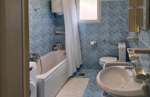 Awesome Apartment In Otok Ist With Wifi - Foto 19