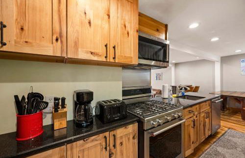 Updated townhome - Walk to Holiday Valley - Foto 21