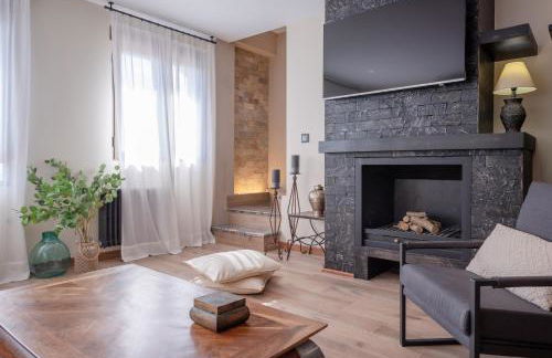 Espectacular Casa de lujo con Piscina, barbacoa, jacuzzi y vistas panorámicas a toda Granada - Foto 1