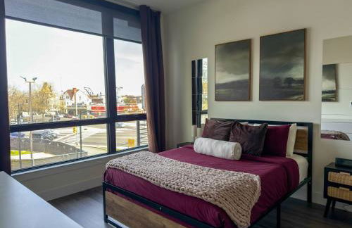 Luxury Stay Near NYC | Full Access to Amenities - Photo 27