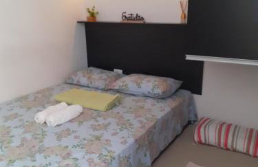 FLAT ENCANTADOR A UM PASSO DA PRAIA - Foto 10