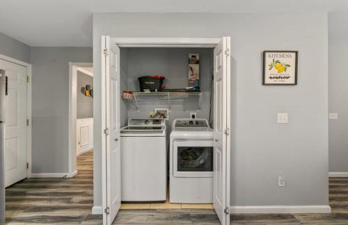 Emerald Lakes Poconos Retreat Game Room, Firepit & Sleeps 10 - Foto 25