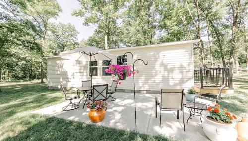 Charming Cabin in the Woods - Peaceful Glamping Spot near Owensville, Missouri - Foto 5