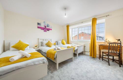 Wilkinsons Home-Free parking, Perfect For Contractors & Weekend getaways, Near London City Airport & Excel - Foto 1