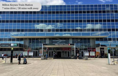 Beautiful Apartment in Central MK with Balcony, Free Parking & Smart TV with Netflix by Yoko Property - Foto 20