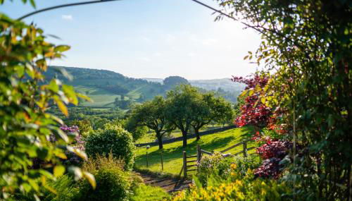 Hillside Haven, panoramic views Nr Bakewell - Photo 5, Garden view