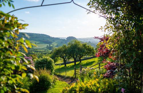 Hillside Haven, panoramic views Nr Bakewell - Photo 5