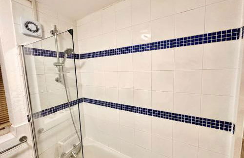 Flat-By Lewisham Train Station - Foto 12