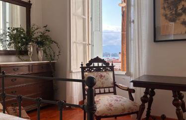 Poros Chic Seaside Neo-Classical Apartment with Terrace - Foto 1