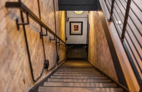 Luxury TC Loft: Historic Condo! - Foto 5