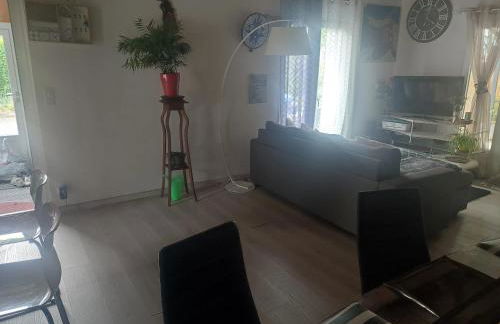 Maison confortable à Comps-la-Grand-Ville avec jardin - Photo 10