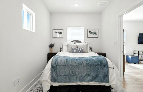 Luxe 2023NewBuild Entire home with 3BR 7BDs Ideal for Long Winter Stays, Outdoor, Central - Foto 18