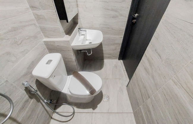 Restful And Cozy Stay Studio With Balcon At Collins Boulevard Apartment - Photo 10