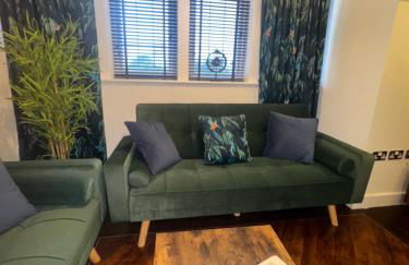 2BR Apt FREE parking Royal Lpool Golf Course Views - Foto 1