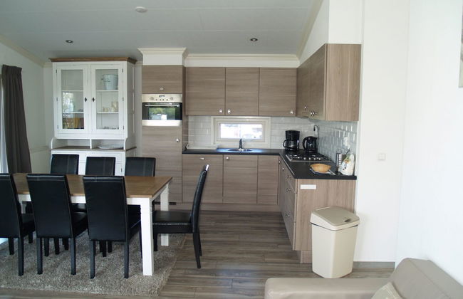 3 bedroom House in IJhorst with swimming pool and terrace - Photo 3