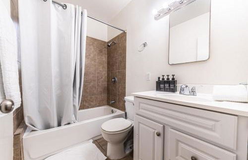 3BR Santa Monica Home, Ideal for Groups! - Foto 13