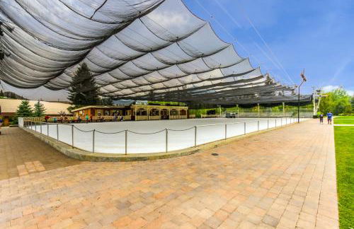 Single Level Ranch Condo in Elkhorn - Photo 34