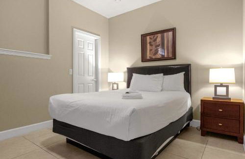 Sunny Summer in FL - Relax in a TownHome by Disney! - Foto 28